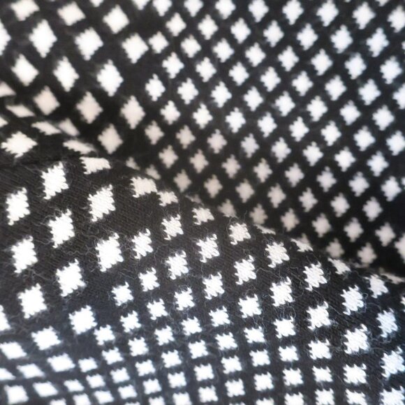 Carmen Marc Valvo Womens knit black and white pullover top (size M, runs small). - Picture 5 of 15